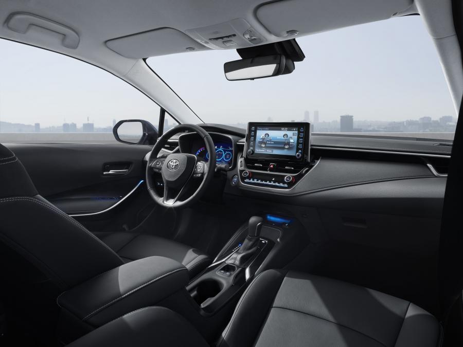Торпедо Toyota Corolla Hybrid Sedan 2019 года  (NA) (фото 2 из 44)